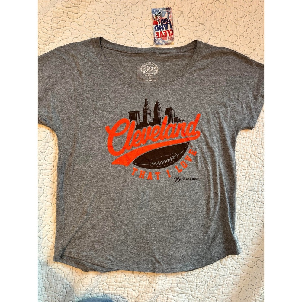 GV Art and Design Cleveland That I Love Football Graphic Tee Women's Size  Large